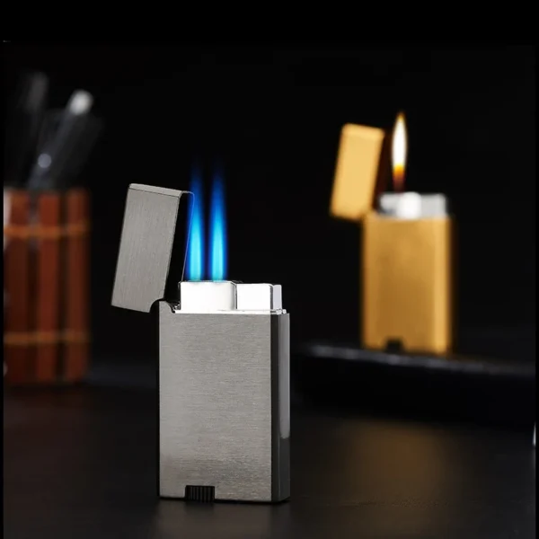 briquet métal avec trois flammes