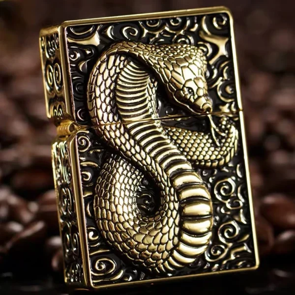 Briquet Serpent Cobra Texture en Laiton Dore Briquet Serpent Cobra Texturé Laiton