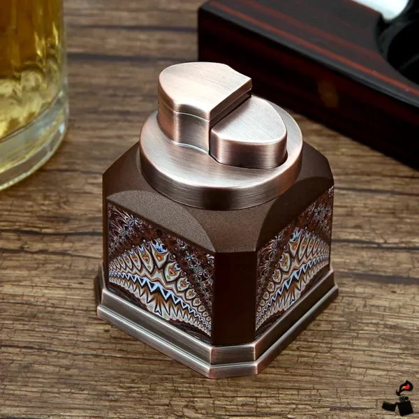 HONEST Briquet de Table à Gaz – 4 Flammes Rouges Puissantes, Coupe‑Vent, Allumage Pression – Cadeau Business Haut de Gamme Café 2