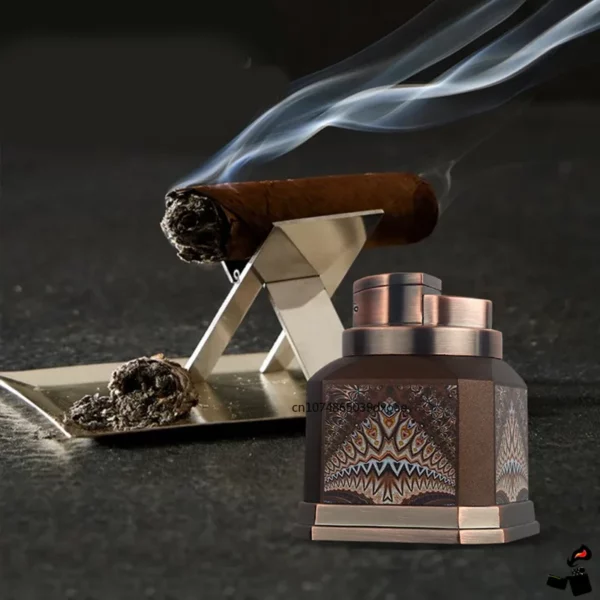 HONEST Briquet de Table à Gaz – 4 Flammes Rouges Puissantes, Coupe‑Vent, Allumage Pression – Cadeau Business Haut de Gamme Cigare