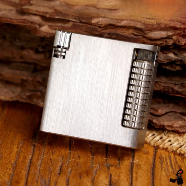 Briquet Mini en Titane – Compact Haut de Gamme Essence Bois