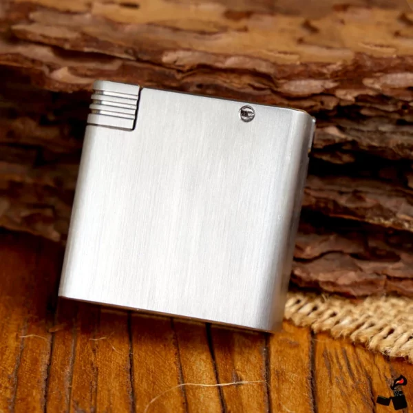 Briquet Mini en Titane – Compact Haut de Gamme Essence Bouton