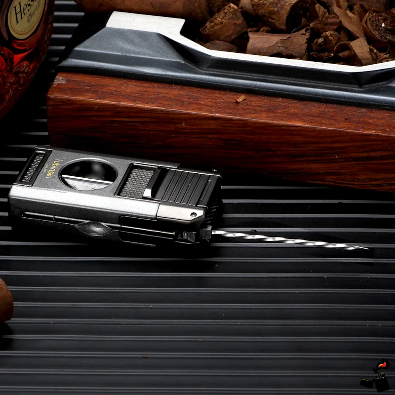 Briquet à cigare LUBINSKI double torche silencieuse avec coupe-V et support intégré 3 Briquet à cigare LUBINSKI double torche silencieuse avec coupe-V et support intégré Pique