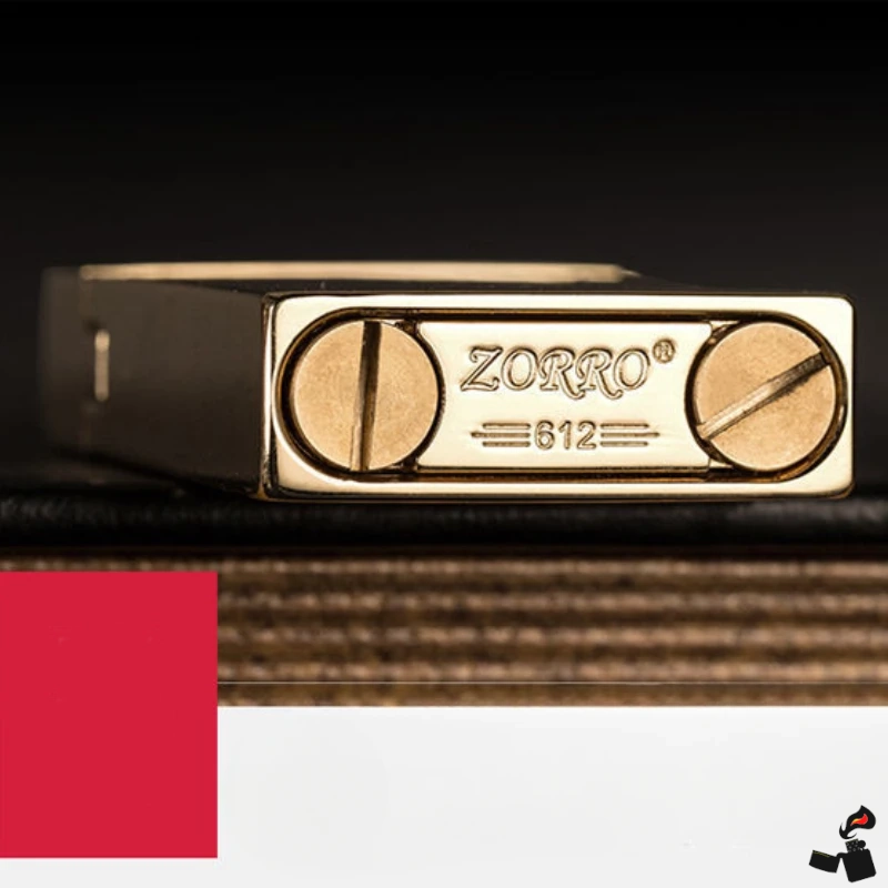 ZORRO Briquet à Essence Finition Brossée et Laquée 8 ZORRO Briquet à Essence Finition Brossée et Laquée Vis