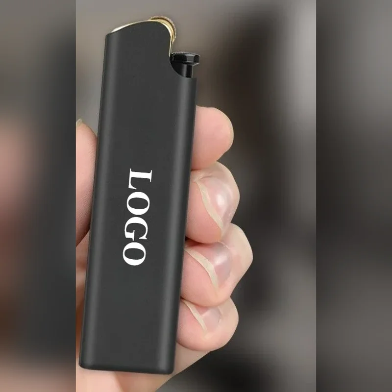 Briquet à pierre noir mat avec logo imprimé en blanc